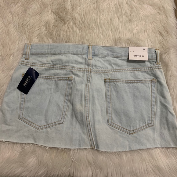 Forever 21 denim skirt NWT - Picture 2 of 4